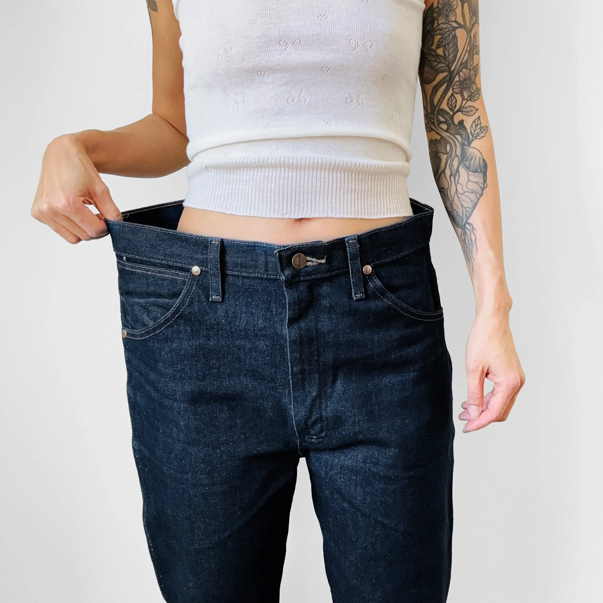Modern Dark Desaturated Wash Tapered Leg Reworked WRANGLER Denim Blue Jeans - Waist 32 x 36